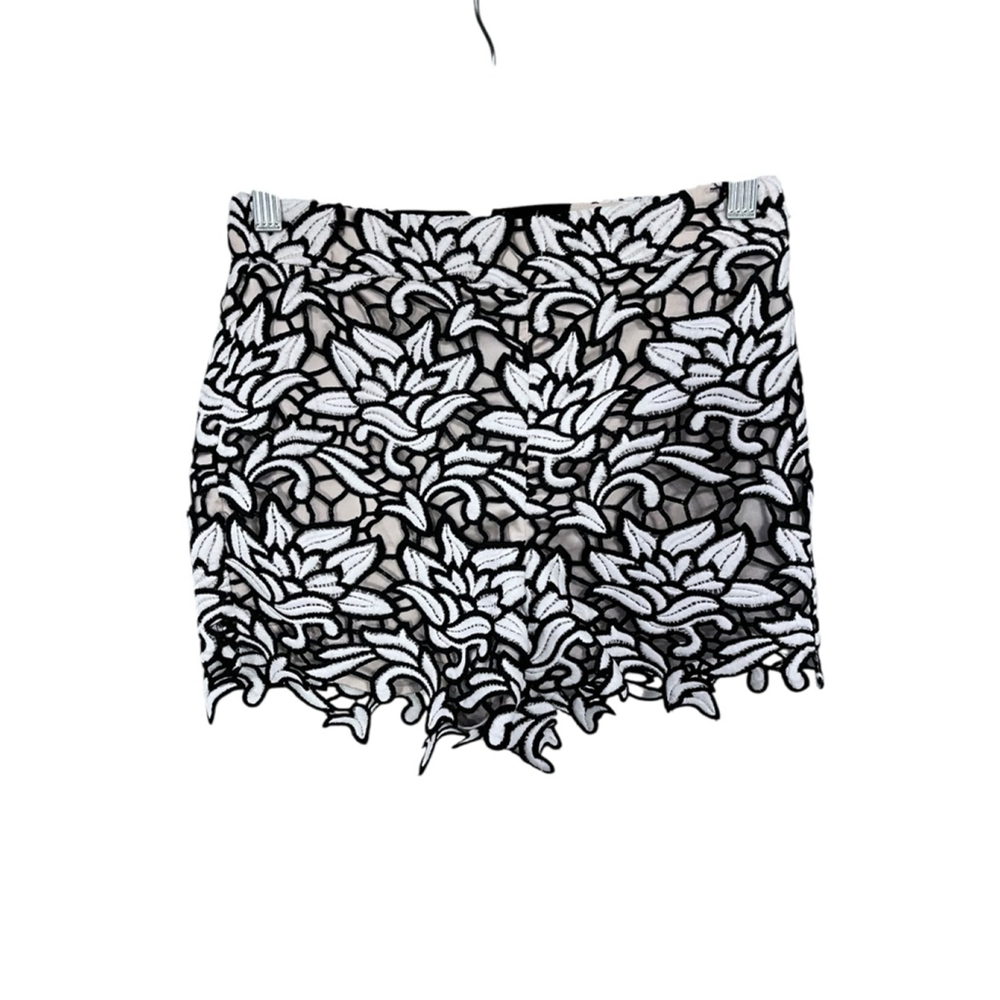 Alice & Olivia Guipure Lace Shorts Size 6 Floral Lace Lined Worn By Taylor Swift